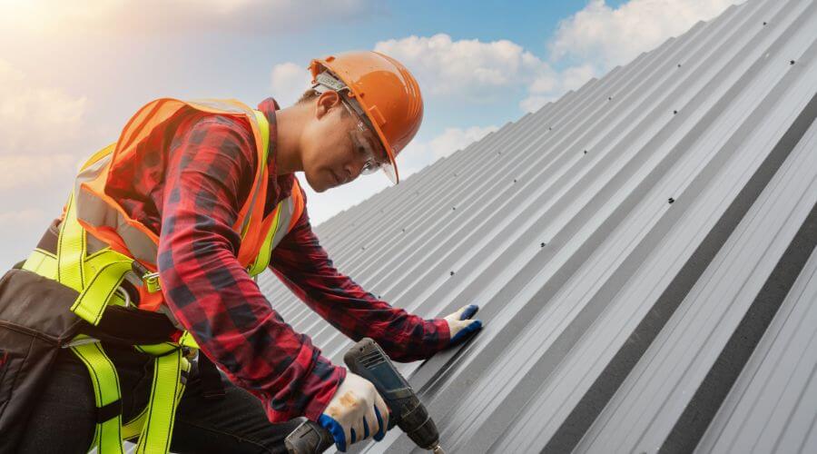 Professional gutter cleaning in Odenville, AL